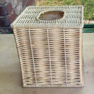 Wicker Tissue Box Holder
